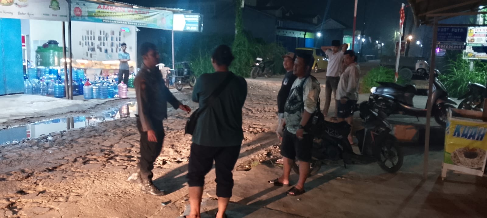 Kabut Asap Masih Pekat Enggang Polsek Pontianak Utara Himbau Masyarakat Kurangi Aktifitas Diluar Rumah