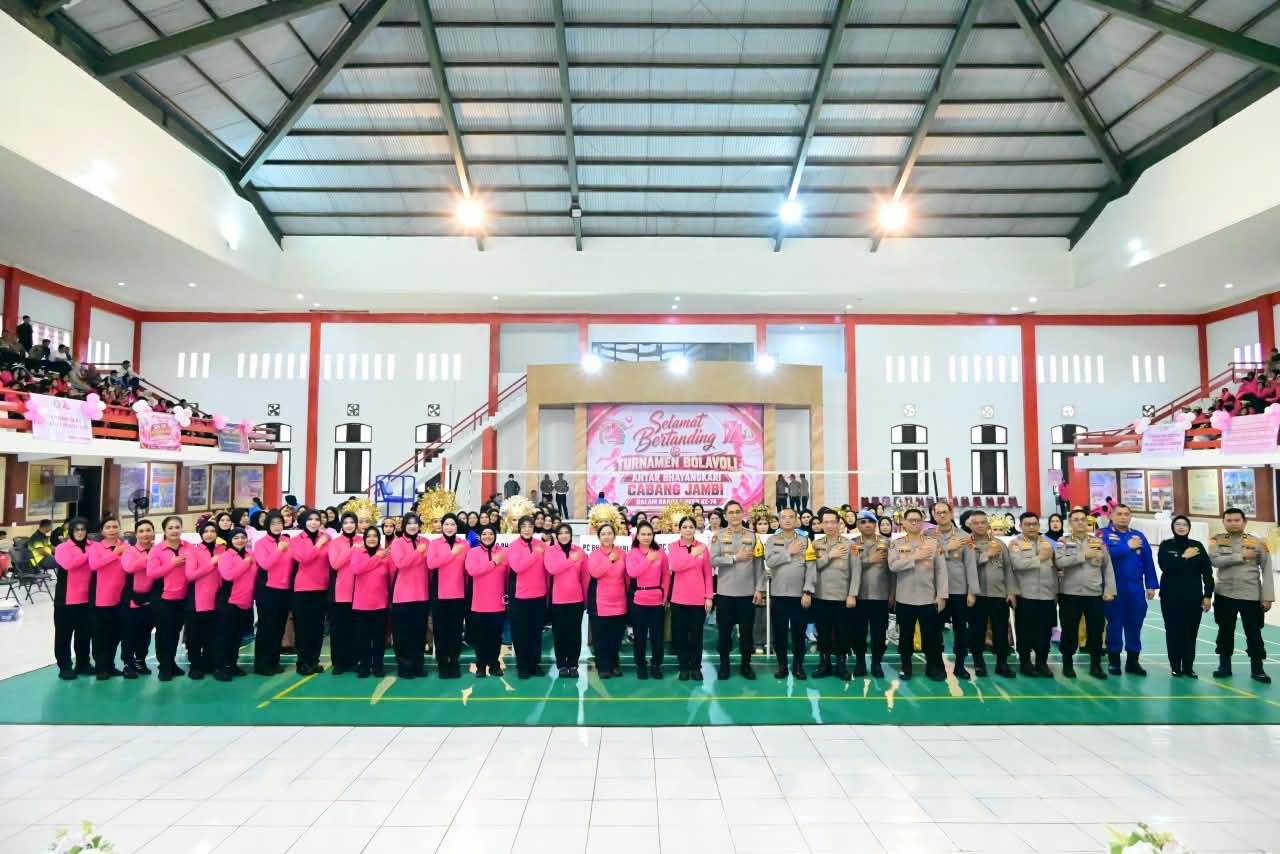 Semarak HKGB ke-74, Turnamen Voli Kapolda Cup Pererat Silaturahmi Bhayangkari Polda Jambi