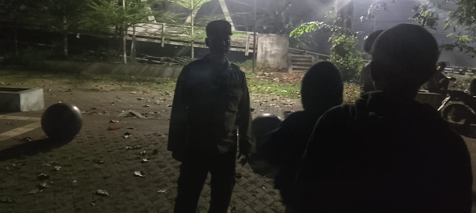 Cegah Maraknya Penggunaan Knalpot Brong Patroli Polsek Pontianak Utara Sasar Remaja Yang Nongkrong Hingga Larut Malam