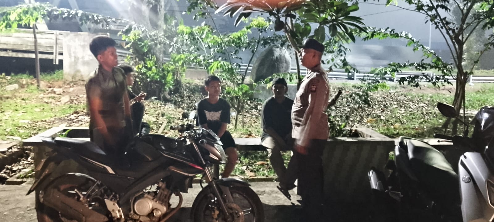 Cegah Maraknya Penggunaan Knalpot Brong Patroli Polsek Pontianak Utara Sasar Remaja Yang Nongkrong Hingga Larut Malam