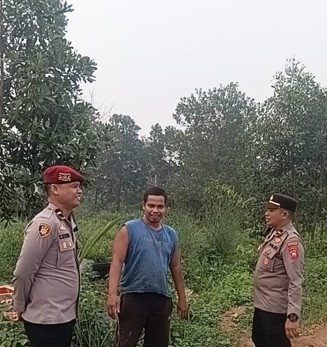 Polsek Pontianak Selatan Sambangi Warga di Lokasi Bekas Karhutla, Sampaikan Himbauan Kamtibmas
