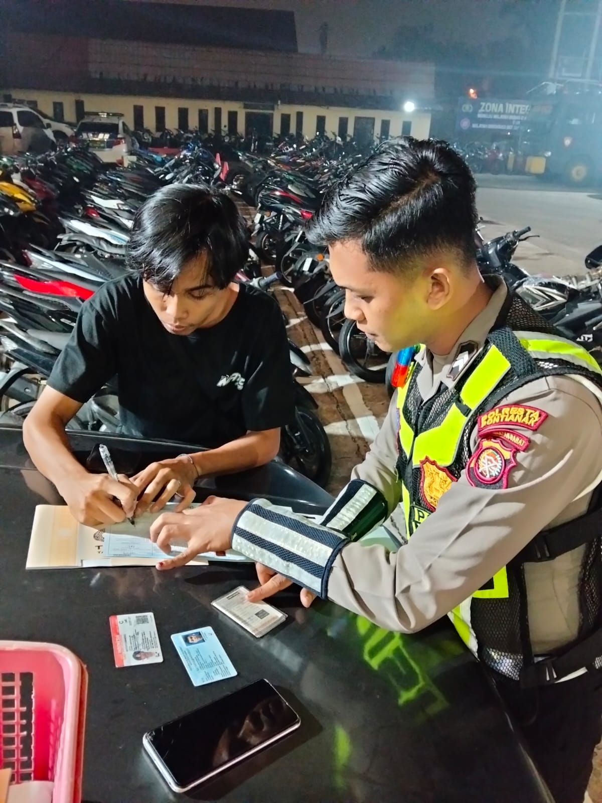 Patroli Blue Light Satlantas Polresta Pontianak Cegah Balap Liar