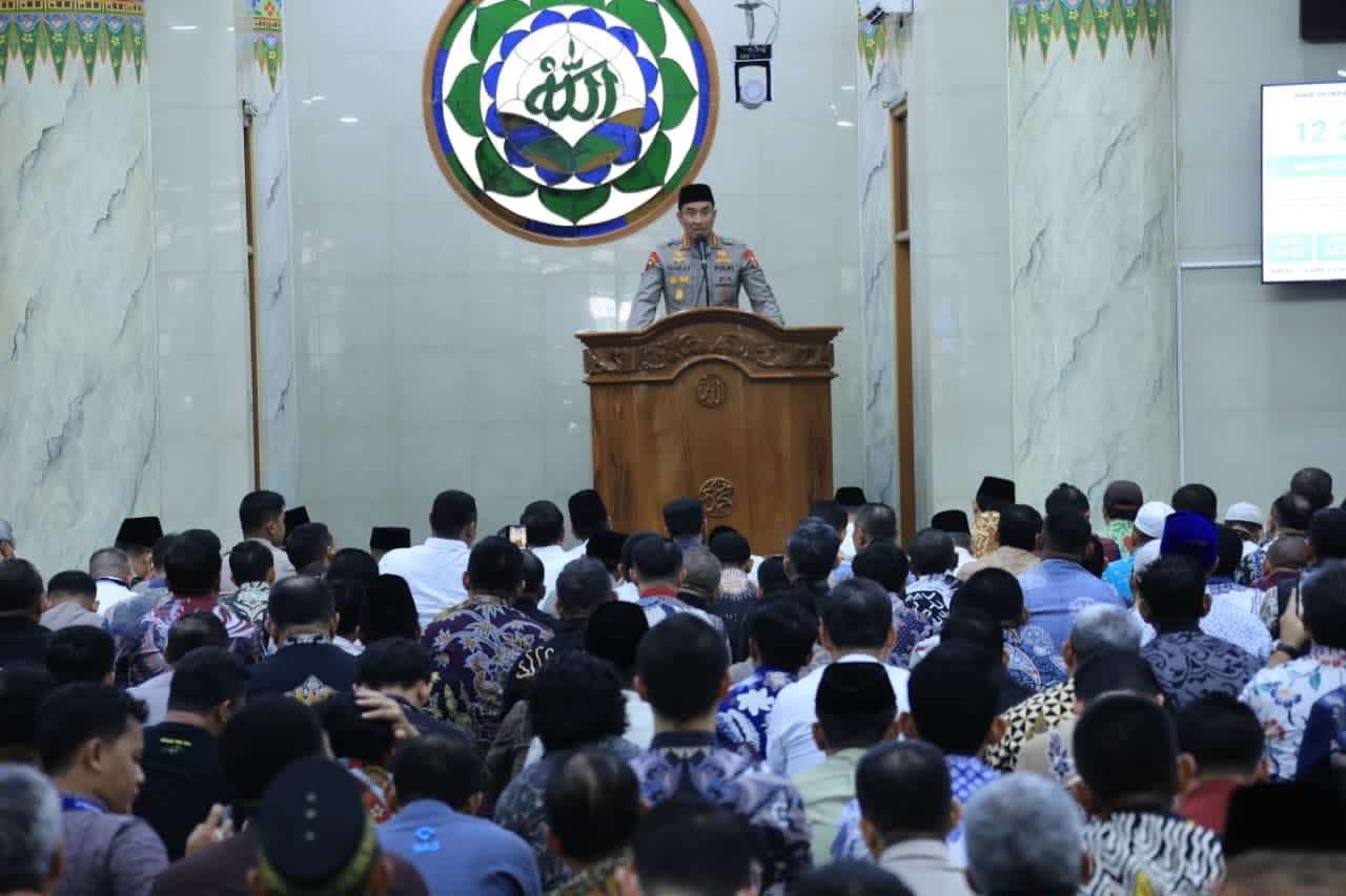 Kapolri Ajak Jamaah Masjid Al-Ikhlas Mabes Polri Jaga Kerendahan Hati dan Perkuat Akhlak