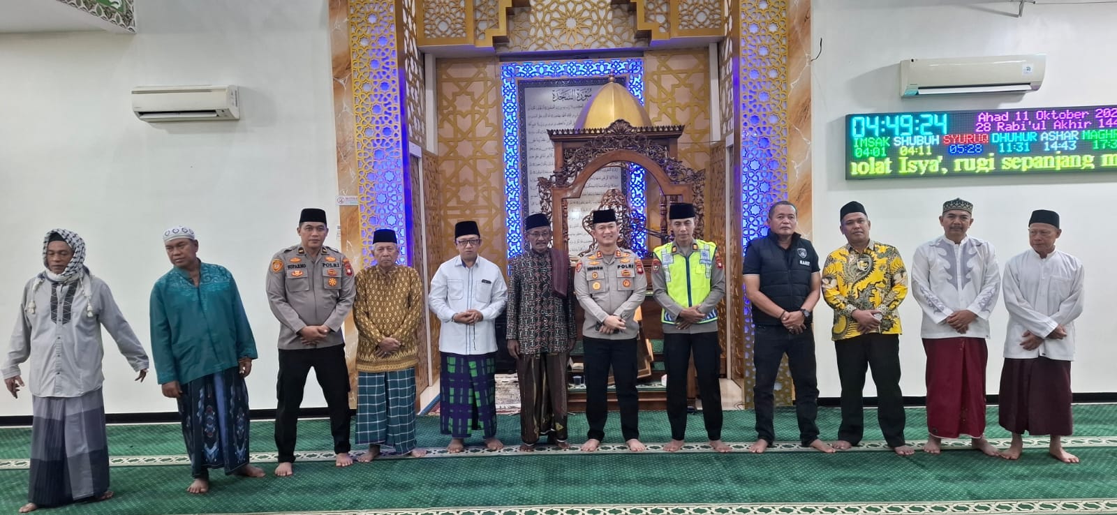 Subuh Keliling di Pontianak Utara, Wakapolresta Ajak Warga Jaga Kamtibmas dan Ingatkan Layanan 110