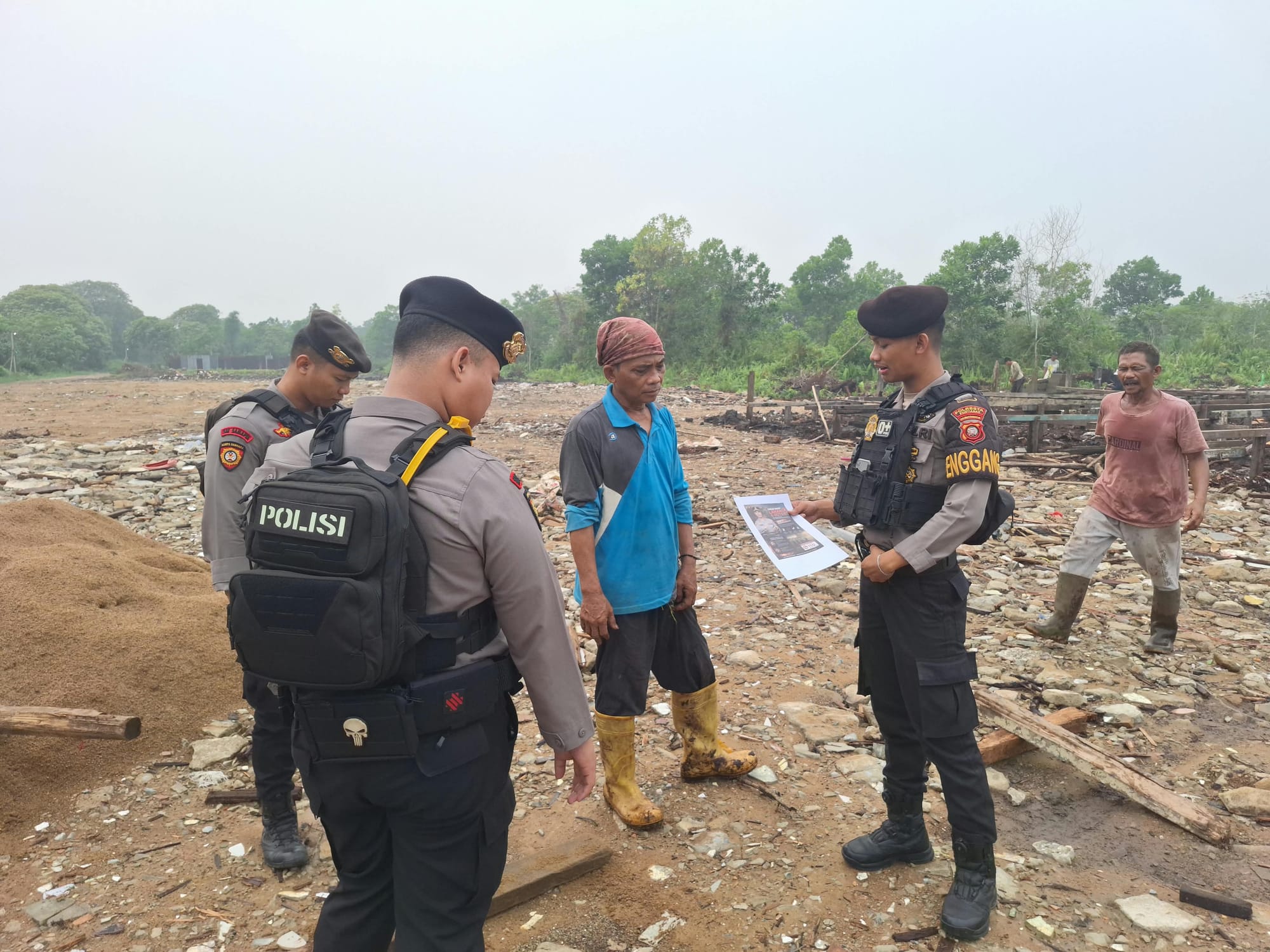 Patroli Samapta Sambangi Warga Jalan Perdamaian, Imbau Tidak Membakar Lahan dan Ajak Jaga Kamtibmas
