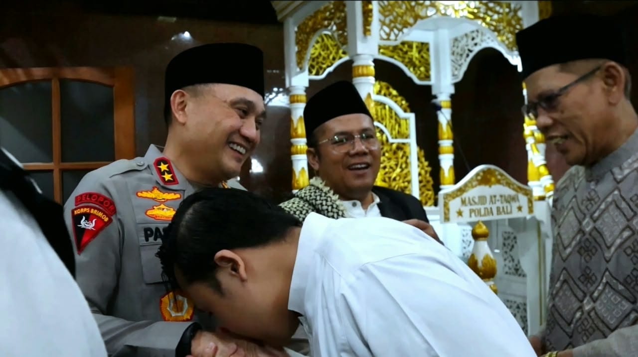 Perkuat Silaturahmi dengan Umat Muslim, Kapolda Bali Ajak Masyarakat Bersinergi Jaga Kamtibmas dan Toleransi