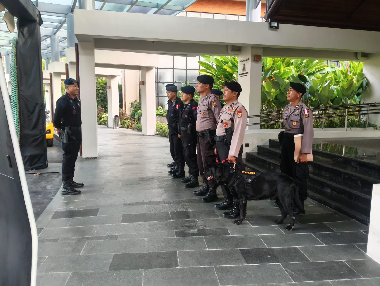 Detasemen Gegana Satbrimob Polda Bali & Unit K9 Sterilisasi BICC Nusa Dua, Pastikan Lokasi Kegiatan Ops Gapura Agung V-2026 Aman