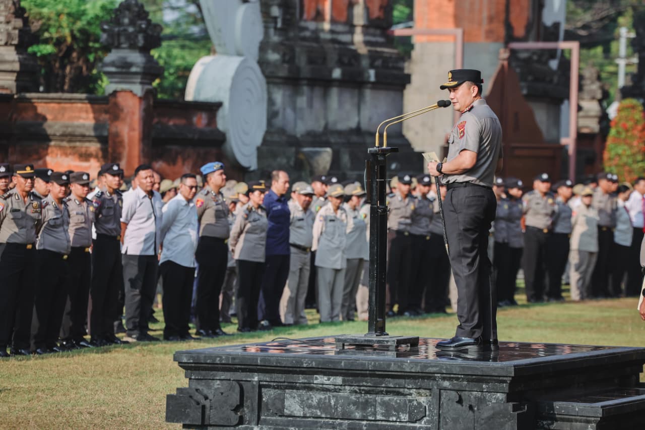Kapolda Bali Irjen Pol. Pasma Royce Pimpin Apel Perdana, Tegaskan Integritas, Pemberantasan Narkoba, dan Pelayanan Publik