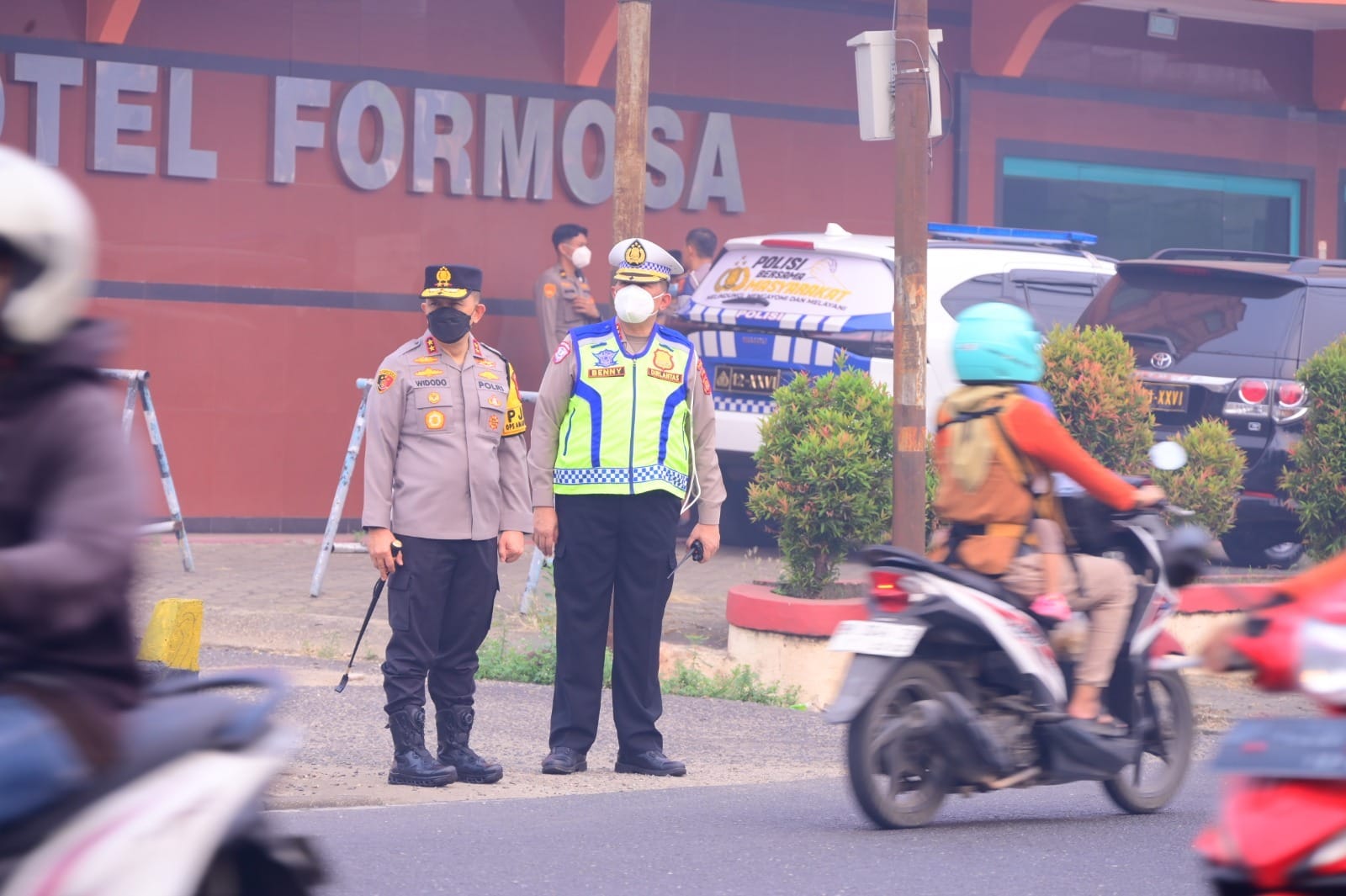 Kapolda Jambi dan Wakapolda Turun Langsung Atur Lalu Lintas, Wujud Nyata Polisi Bersama Masyarakat