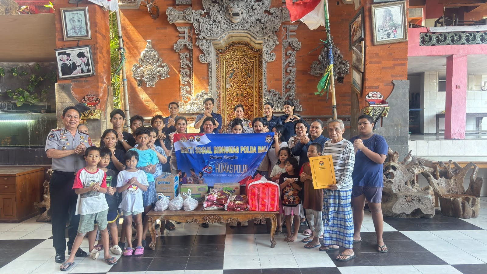 Peringati HUT Ke-75 Humas Polri, Bidhumas Polda Bali Gelar Bakti Sosial di Panti Asuhan Darma Jati II Denpasar