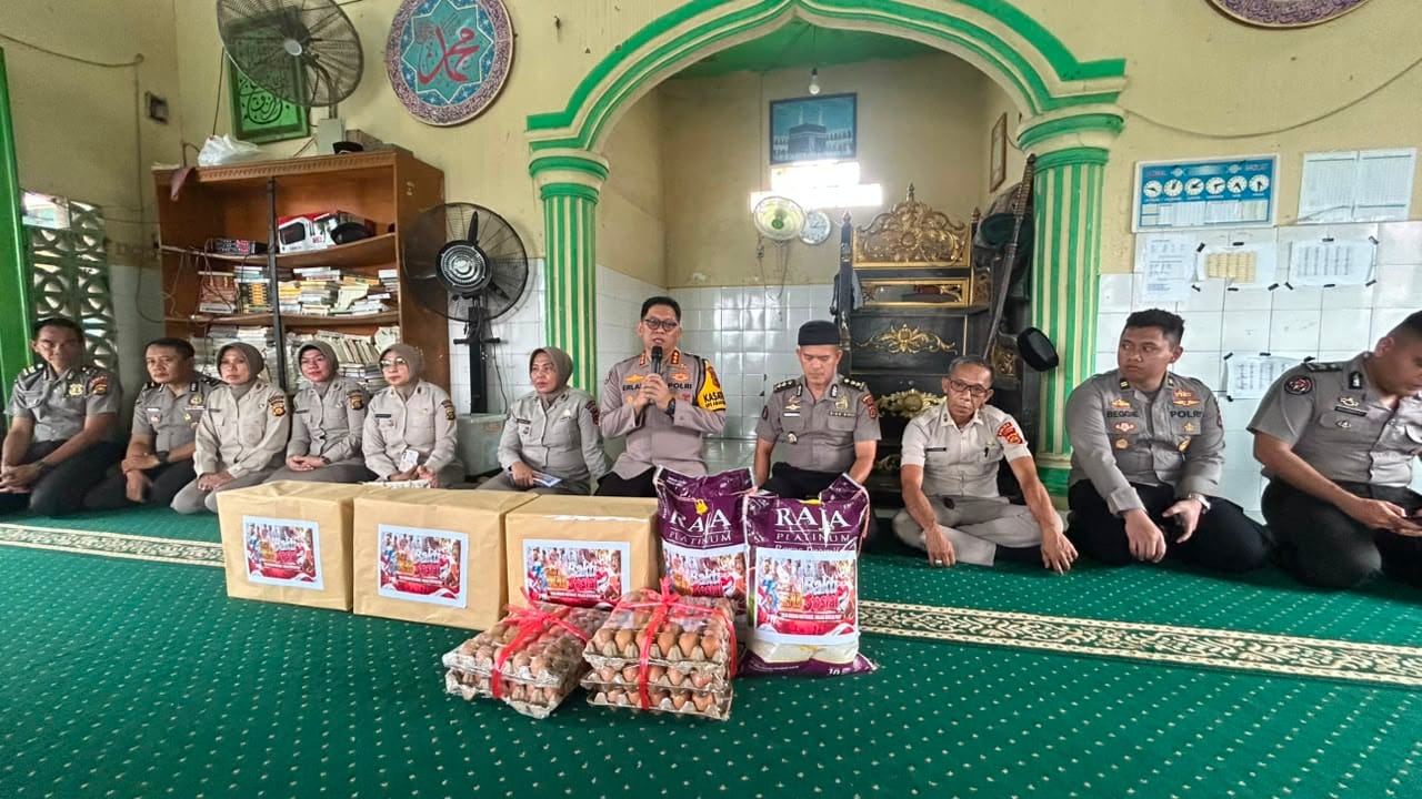Bakti Sosial di Panti Asuhan Ainul Yaqin, Bidhumas Polda Jambi Semarakkan Hari Jadi ke-75 Humas Polri