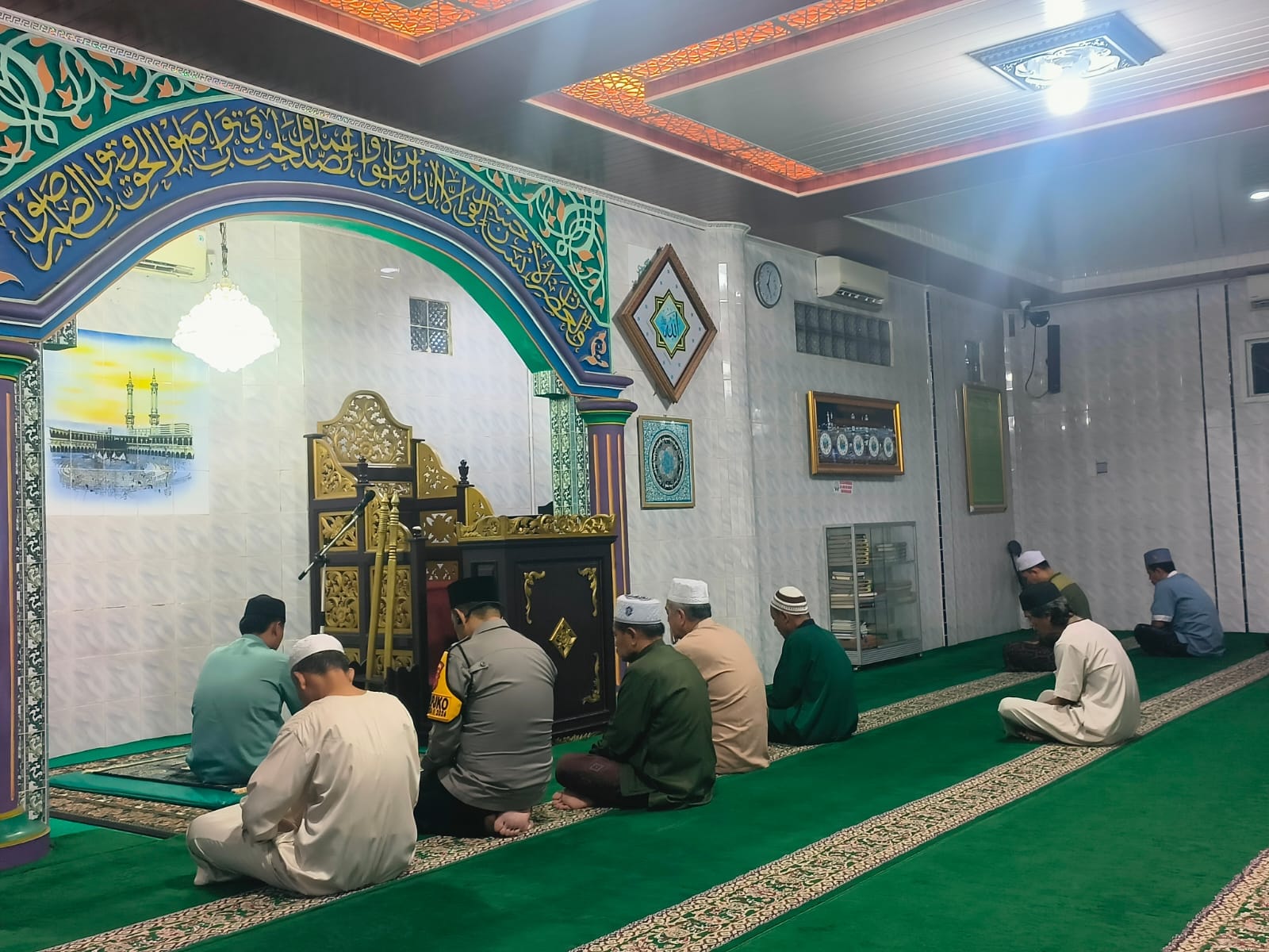 Dekatkan Polri dengan Masyarakat, Wakapolda Jambi Laksanakan Subuh Keliling di Masjid Al Amanah