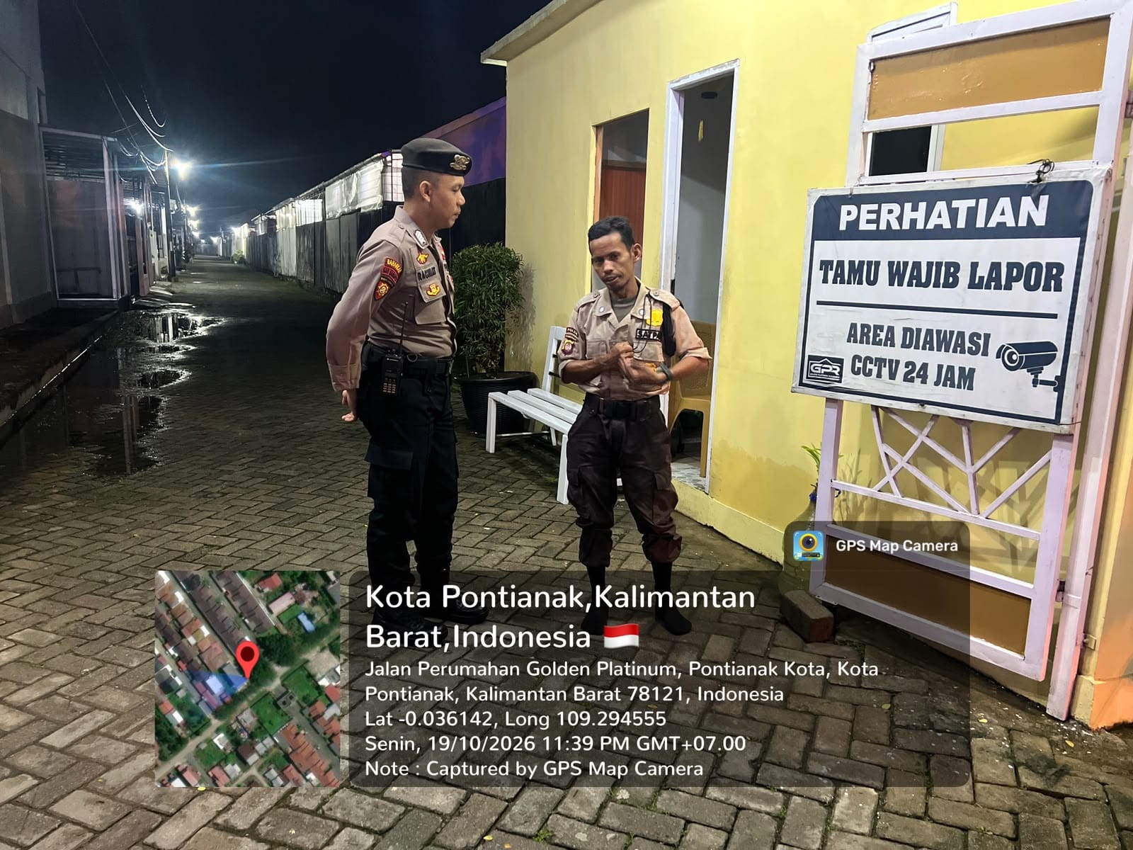 Patroli Enggang Polsek Pontianak Kota Sambangi Permukiman Warga pada Malam Hari