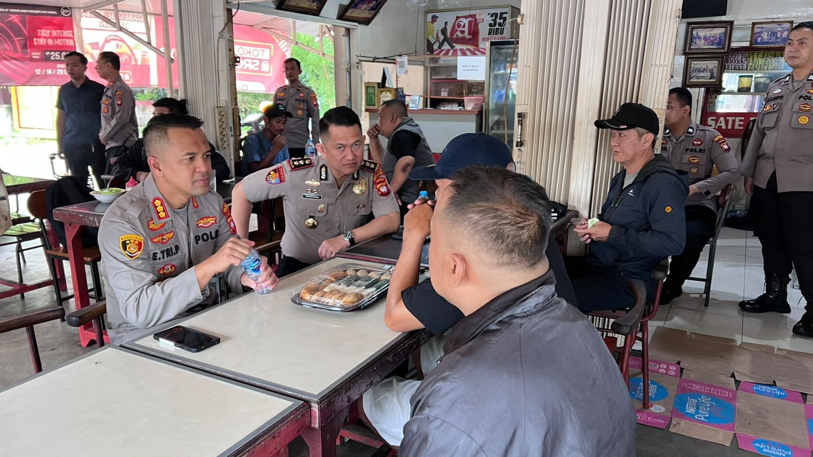 Jalin Silaturahmi dan Tampung Aspirasi, Kapolresta Pontianak Ngopi Bersama Warga