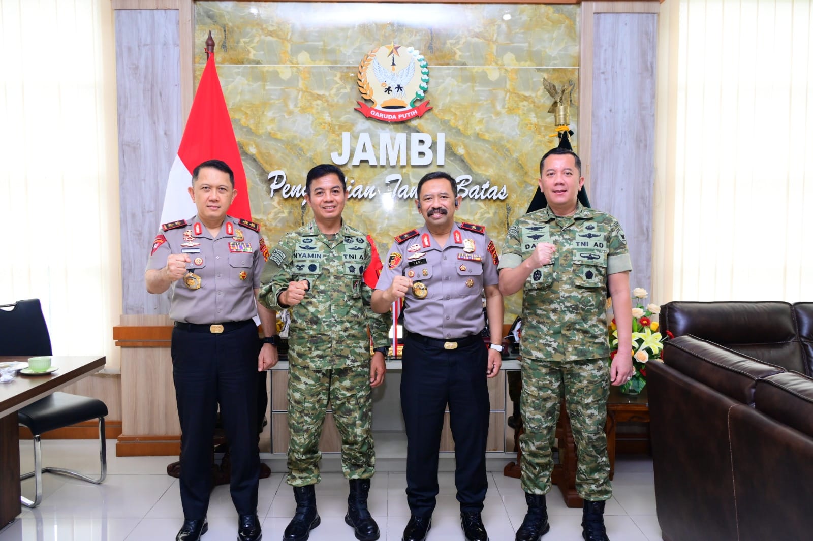 Kunjungan Kapolda Jambi ke Korem 042/Gapu, Teguhkan Sinergitas TNI-Polri