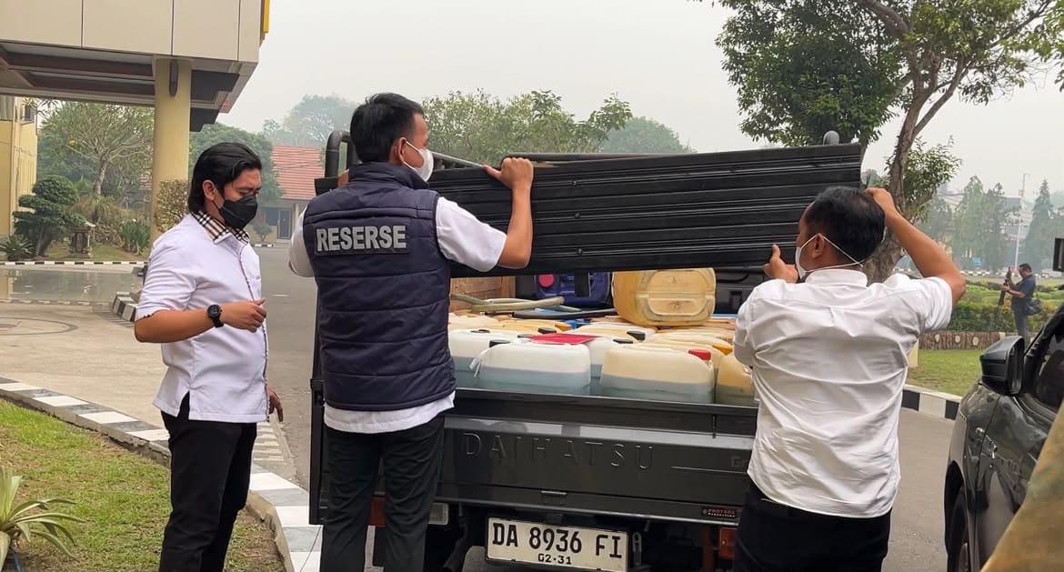 Polda Kalteng Bongkar Penimbunan 9,9 Ton BBM Ilegal, 23 Tersangka Diamankan