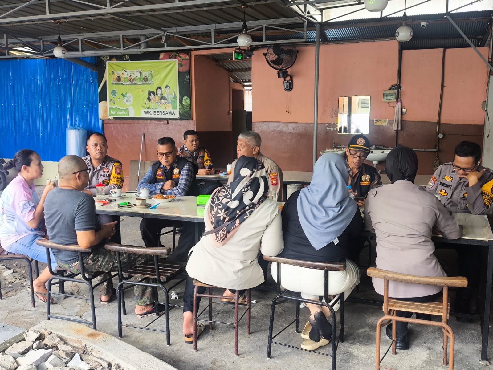 Kumpul Bersama Masyarakat, Kapolsek Pontianak Kota Tampung Keluh Kesah Warga Terkait Kamtibmas