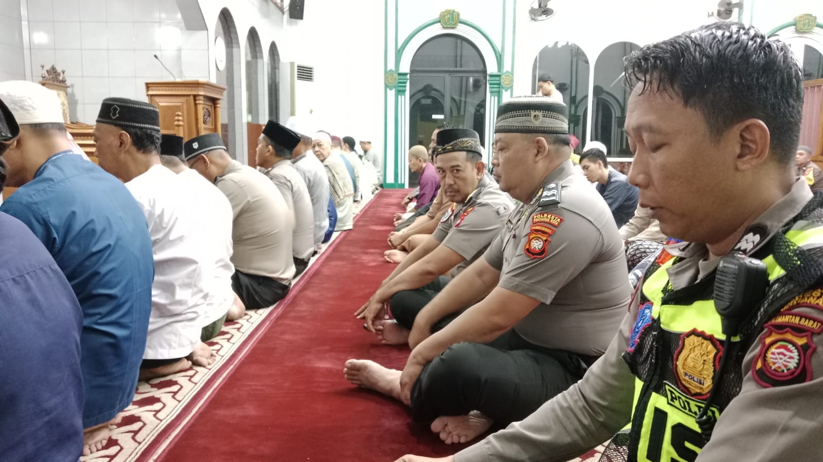 Subuh Keliling, Kapolresta Pontianak Ajak Orang Tua Awasi Anak dan Jaga Kamtibmas