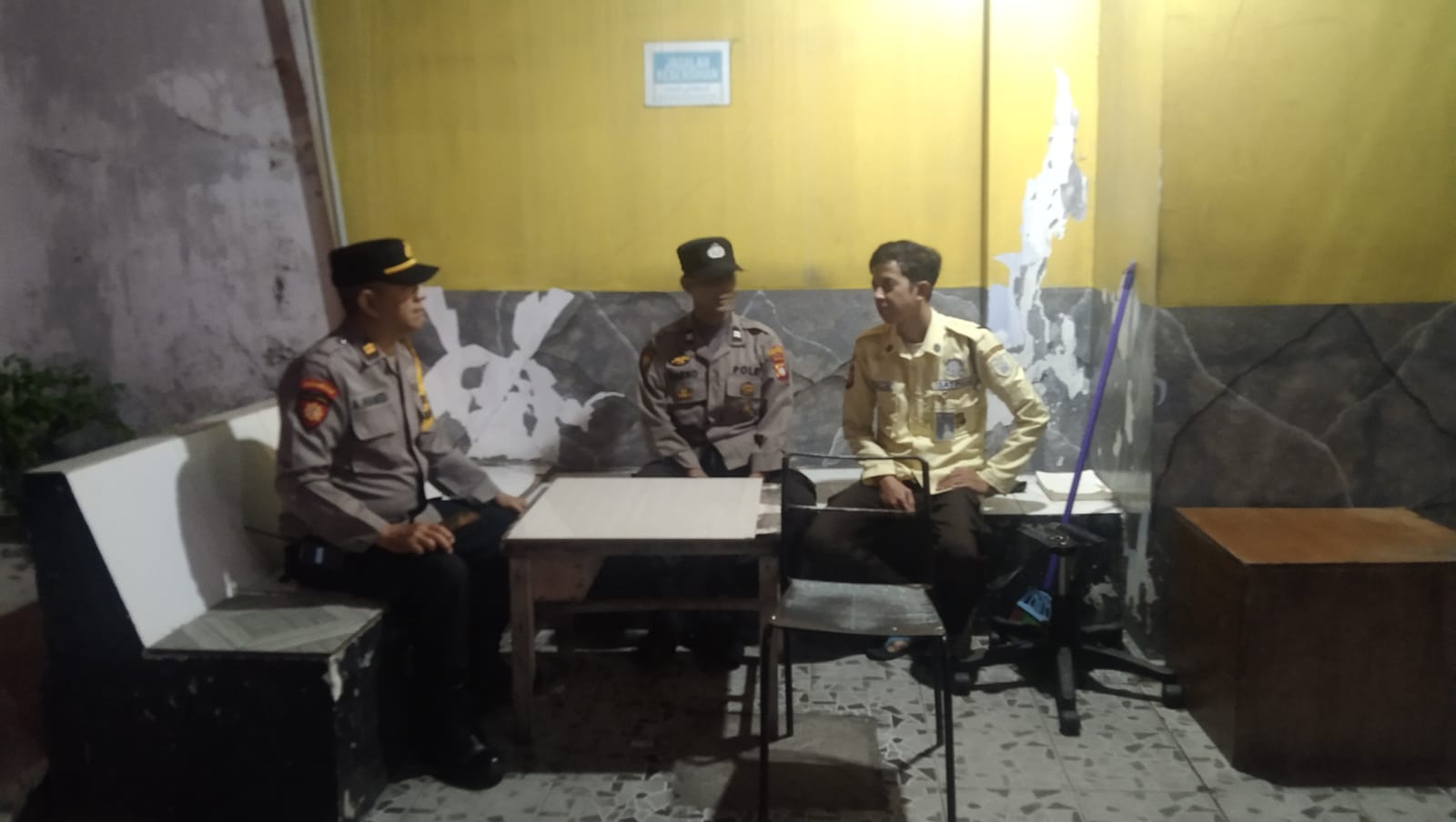 PASTIKAN MALAM MINGGU AMAN, POLSEK PONTIANAK TIMUR INTENSIFKAN PATROLI DAN ANTISIPASI BALAP LIAR