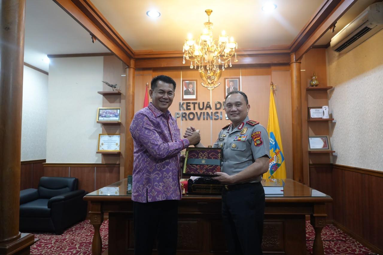 Perkuat Sinergi Forkopimda, Kapolda Bali Kunjungi Ketua DPRD Provinsi Bali di Renon