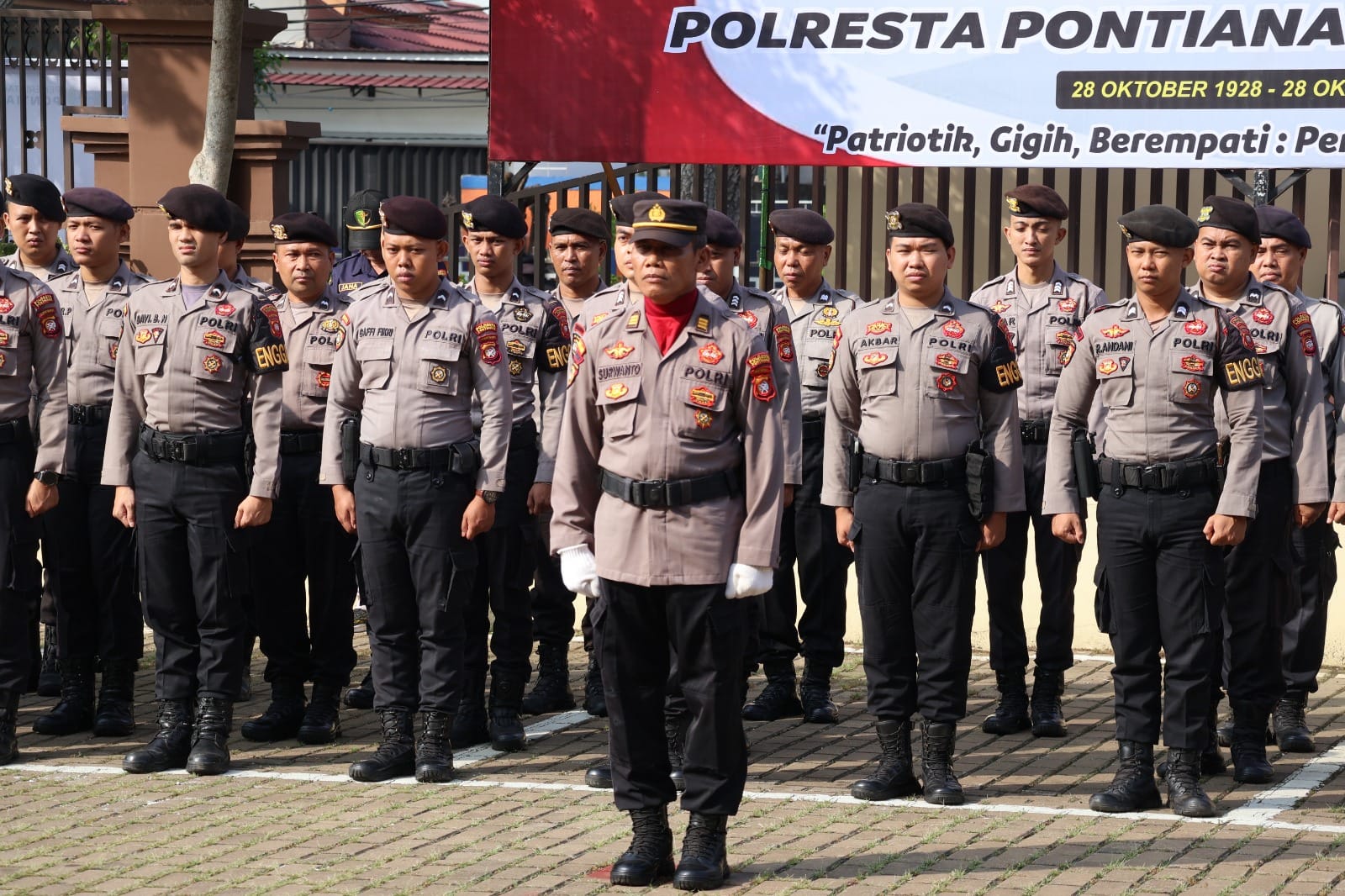 Peringati Hari Sumpah Pemuda, Kapolresta Pontianak Pimpin Upacara di Mako