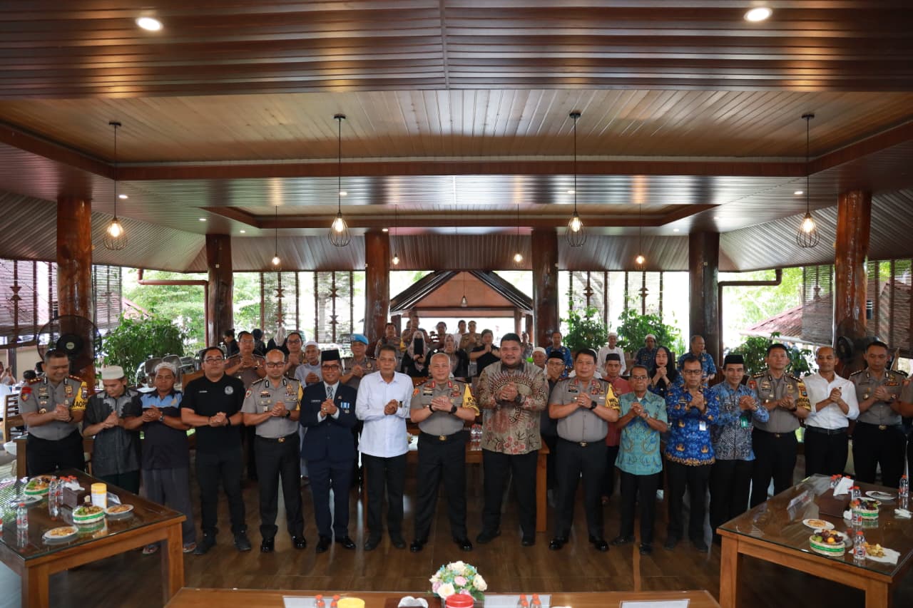 Pererat Silaturahmi dan Serap Aspirasi, Kapolda Kalsel Kumpul Bersama Masyarakat di Kampung Nusantara Resort Kabupaten Banjar