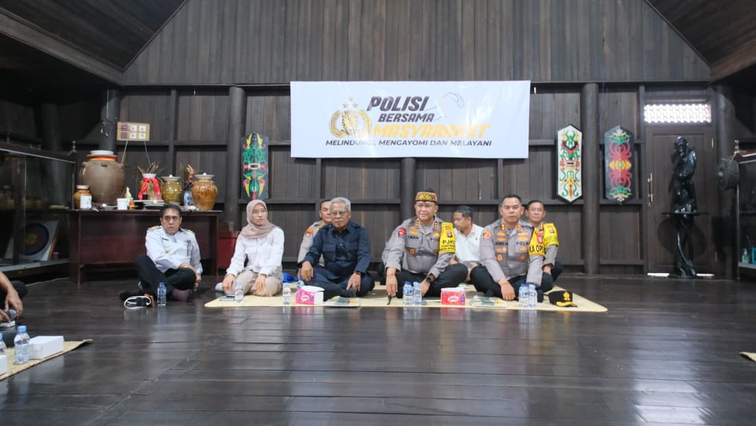 Kumpul Bareng Masyarakat Desa Pasir Panjang, Kapolda Kalteng Serap Aspirasi Warga dari Karhutla hingga Narkoba