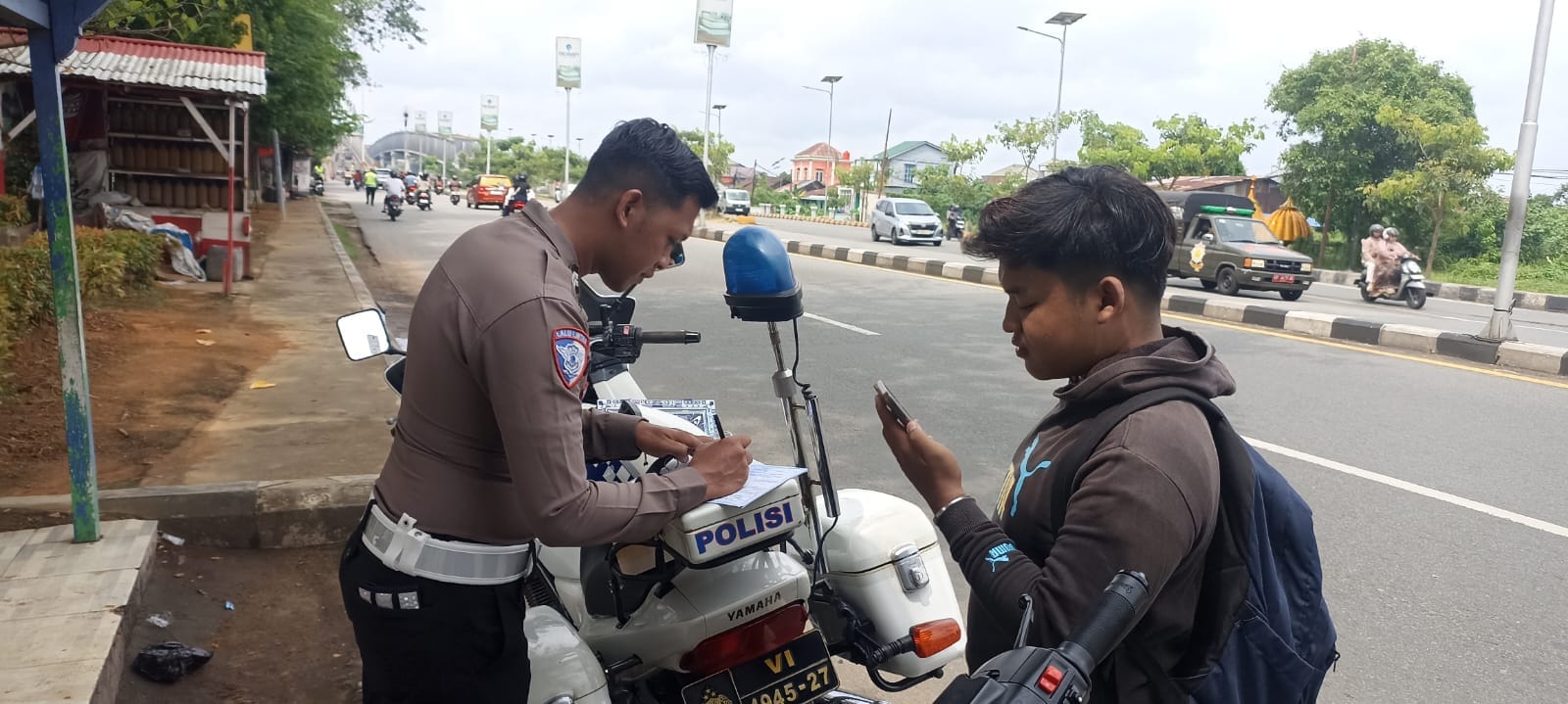 Operasi Patuh Kapuas 2026 Hari Ketiga, Polresta Pontianak Berikan 76 Teguran dan 5 Tilang