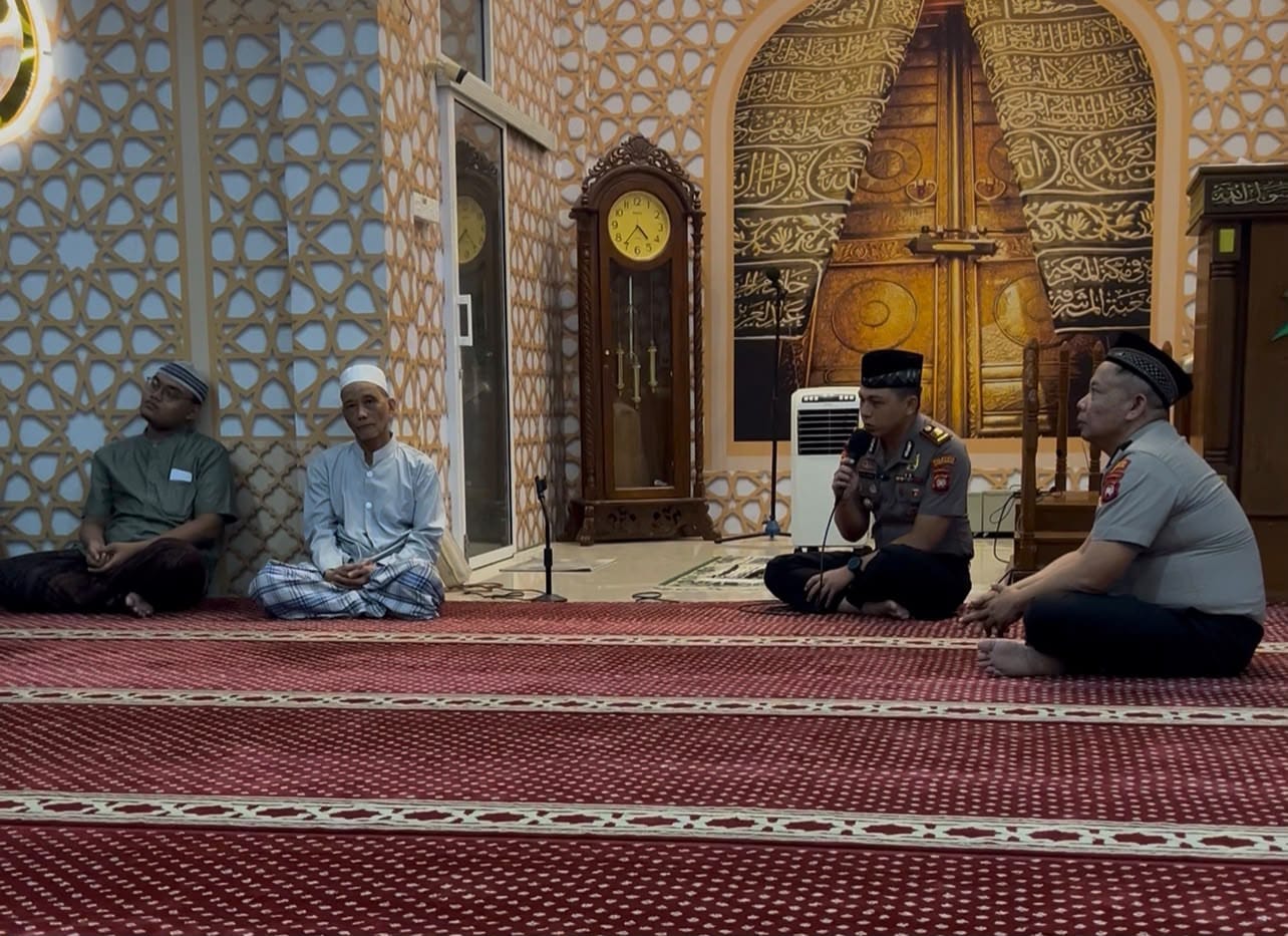 Polsek Kawasan Pelabuhan Dwikora Gelar Subuh Keliling, Ajak Jamaah Jaga Kamtibmas dan Manfaatkan Layanan 110