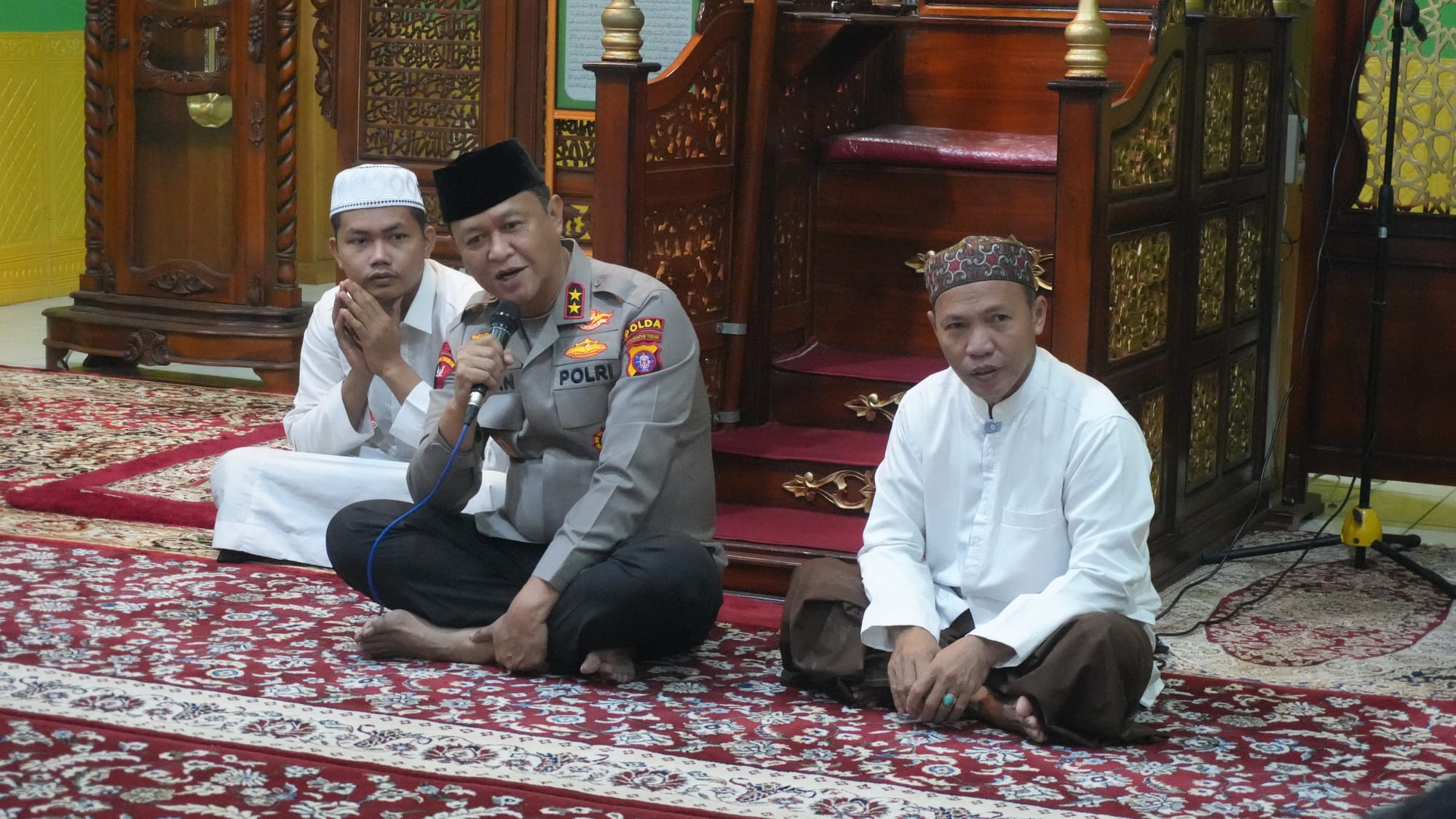 Kapolda Kalteng Pererat Silaturahmi dengan Jamaah Masjid Daruth Thayyibah, Ajak Bersama Jaga Kamtibmas
