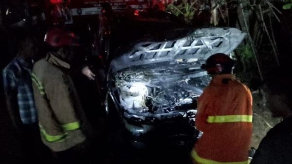 Mesin Mobil Meledak dan Terbakar di Binangun Cilacap