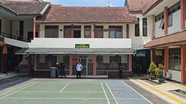 Pengadilan Negeri Malang Vonis Delapan Terdakwa Kasus Pabrik Narkoba dengan Hukuman 18–20 Tahun