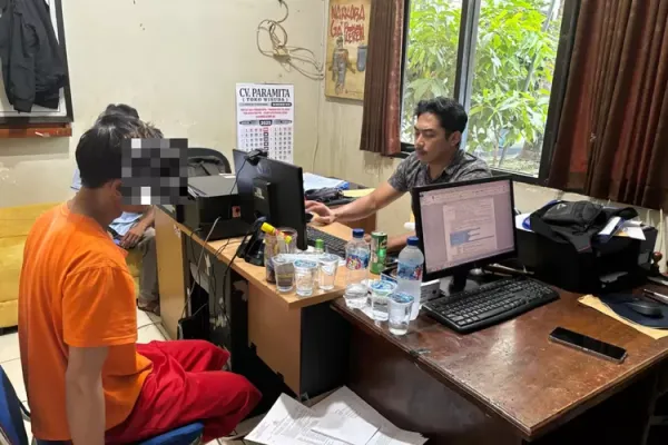 Satres Narkoba Polres Banjarnegara Tangkap Pemuda Penusupan Saat Pakai Sabu di Mobil