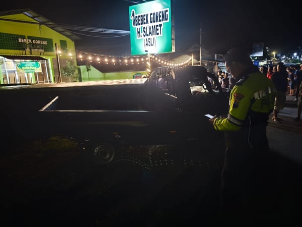 Kecelakaan Maut di Cilacap: Pikap Tabrak Truk Parkir, Satu Orang Tewas