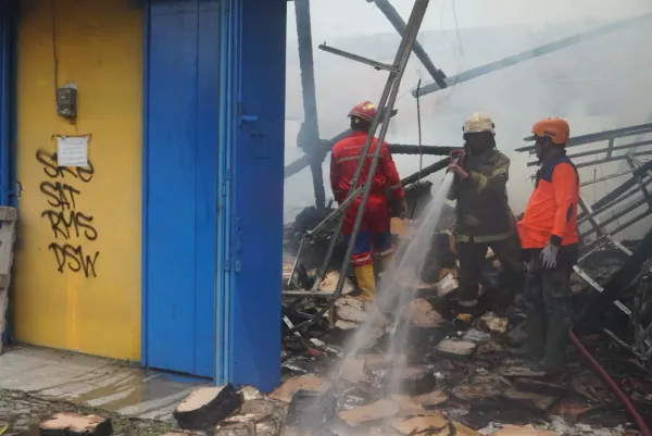Kebakaran Hanguskan Gudang Kertas di Juwiring Klaten, Polisi Selidiki Penyebab