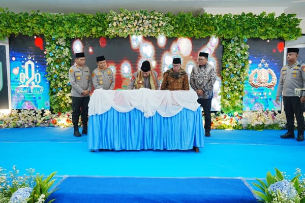 Kapolri Silaturahmi ke Dewan Sepuh dan Resmikan Pondok di Buntet Pesantren Cirebon