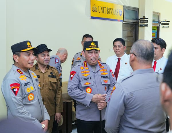 Kapolri Tinjau Polsek Rumbai Pesisir, Pastikan Pelayanan ke Masyarakat Optimal