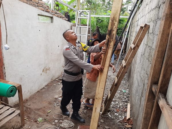 Polres Wonosobo Renovasi 3 Rumah Tak Layak Huni di Desa Sedayu