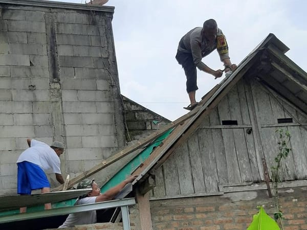 Bripka Rosyid, Bhabinkamtibmas Wonosobo, Inisiasi Program Bedah Rumah untuk Warga