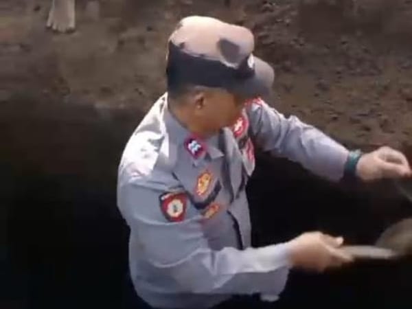 Kisah Mengharukan Aiptu Mualim, Polisi Kebumen yang Gali Makam demi Bantu Sahabat