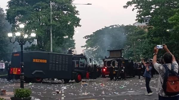 Kericuhan Warnai Peringatan Hari Buruh di Semarang, Belasan Orang Ditangkap