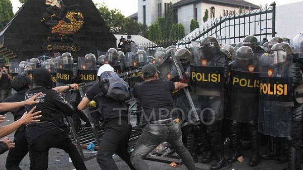 Demo Buruh Ricuh di Semarang, Polisi Duga Kelompok Anarko Dikerahkan