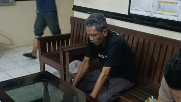 Bisono Mengamuk di Jalan Semarang Tabrak Motor dan Berakhir di Halte BRT