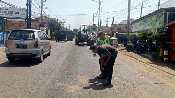 Tragis, Balita Tewas dalam Kecelakaan Truk Serempat Motor di Pati Wedarijaksa