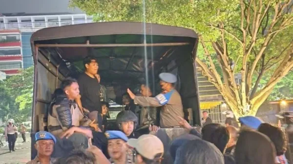 Akademisi Kecam Aksi Anarkis di Demo Buruh Semarang yang Dibajak Saat May Day