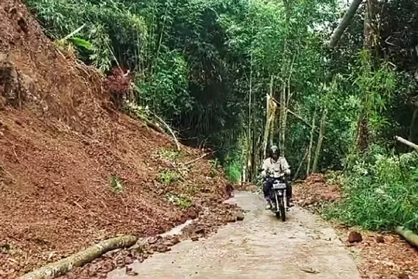 Diterjang Cuaca Ekstrem, Longsor Terjang Beberapa Desa di Kabupaten Semarang
