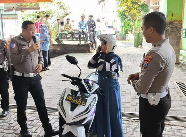 Dua Ponpes Disambangi, Satlantas Polresta Malang Kota Sosialisasi Tertib Lalu Lintas