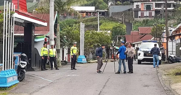 TAA Ditlantas Polda Jateng Olah TKP Kecelakaan Maut Minibus di Tawangmangu