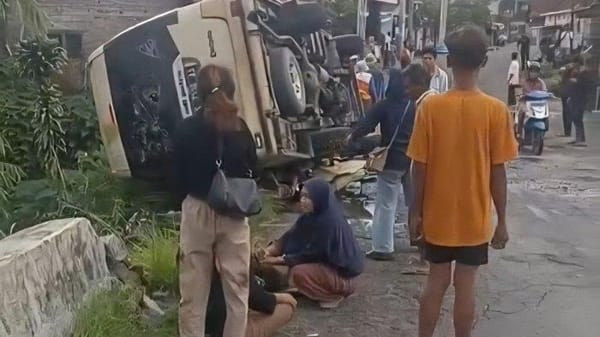 Bus Pariwisata Kecelakaan di Karanganyar, Lima Orang Meninggal Dunia