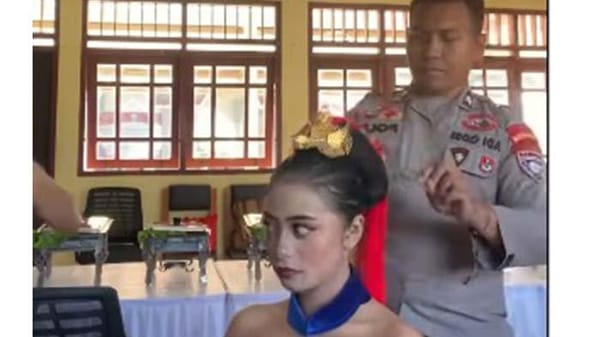 Polisi Pria di Semarang Pamer Keahlian Make Up, Warganet Terkejut dengan Kisahnya